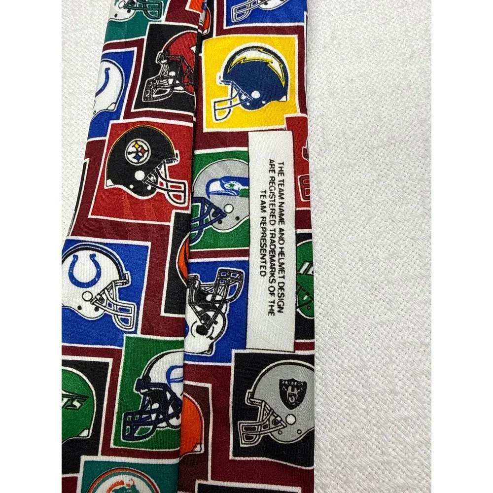 Vintage Surrey NFL Football Team Helmets All Over Print Neck‎ Tie